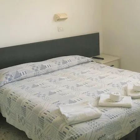 Floreale ホテル チェゼナーティコ